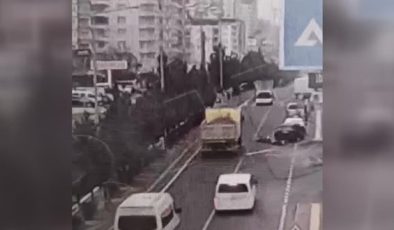 Diyarbakır’da araca çarpıp motosikletten düşen sürücü kamyonun altında kalarak öldü