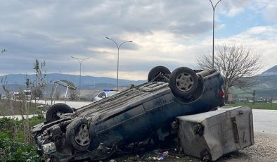 Hatay’da devrilen otomobildeki 6 kişi yaralandı