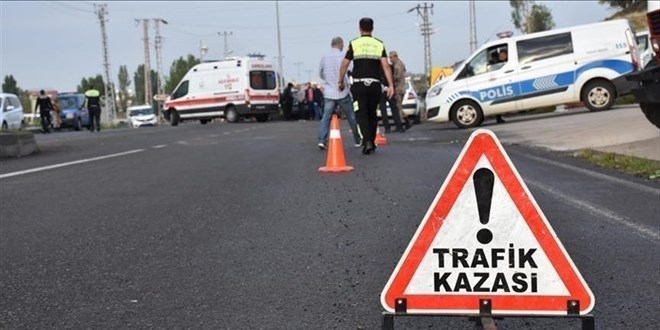 İzmir’de tabancayla yaralanıp otomobille kaçarken kaza yapan kişi öldü