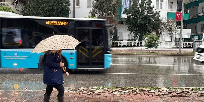 Meteoroloji’den 17 il için ‘sarı’ uyarı: Yağış ve fırtınaya dikkat