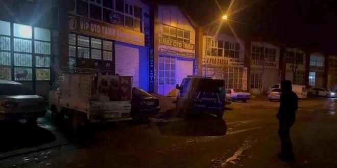 Oto sanayide esnaf ile müşteriler arasında silahlı kavga: 3 yaralı