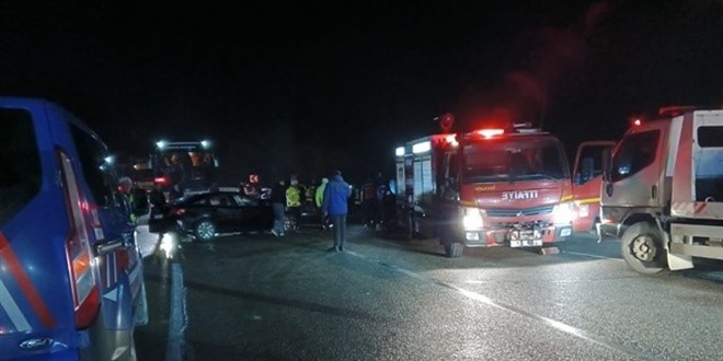 Sinop-Boyabat tünel çıkışında feci kaza: 1 ölü, 1 yaralı