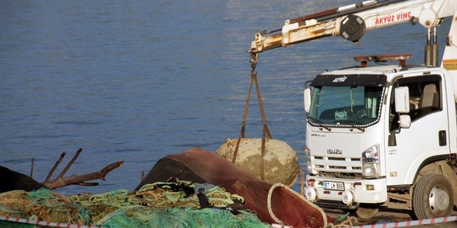 Zonguldak’ta balıkçıların ağına mayın takıldı