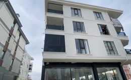 Aksaray’da cam balkon montajı yaparken düşen işçi öldü