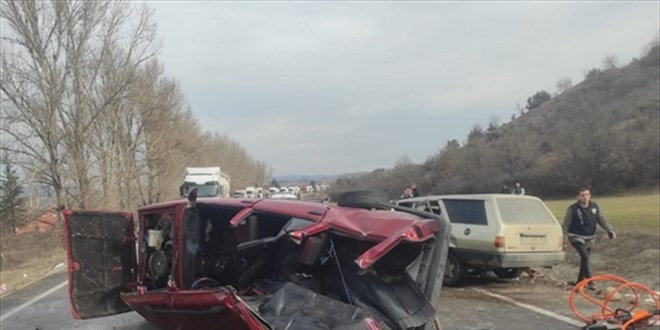 Başkent’teki trafik kazasında 3 kişi öldü, 3 kişi yaralandı