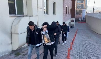 Polis aracına çarpıp, pastane kurşunlama olayında 4 tutuklama