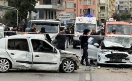 Antalya’da 3 aracın karıştığı kazada 2 kişi hayatını kaybetti