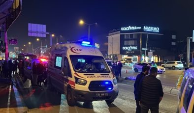 İzmir’de otomobilin yayalara çarpması sonucu 1 kişi öldü, 1 kişi yaralandı