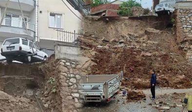 Bursa’da istinat duvarı apartmanın üzerine çöktü: 2 yaralı