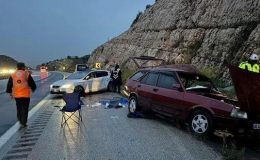 Çanakkale’de iki otomobilin çarpıştığı kazada 1 kişi öldü, 6 kişi yaralandı