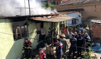 Ev yangınında iki yaşındaki bebek hayatını kaybetti