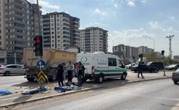 Gaziantep’te kamyona çarpan motosikletin sürücüsü hayatını kaybetti