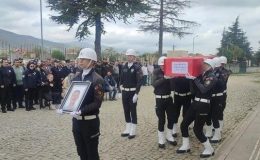 Polis memuru mesai sırasında kalp krizi geçirdi, hayatını kaybetti