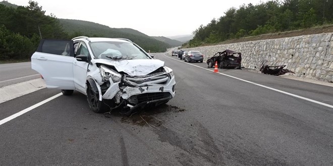 Tavşanlı’da trafik kazası: 1 ölü, 1 yaralı