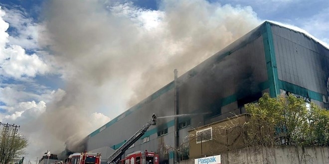 Tekirdağ’da fabrika yangını: 10 işçi dumandan etkilendi