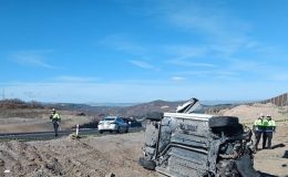 Yozgat’ta şarampole devrilen otomobildeki 1 kişi öldü, 2 kişi yaralandı