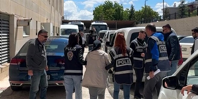 Cesedi toprağa gömülü bulunmuştu, 2 zanlı tutuklandı