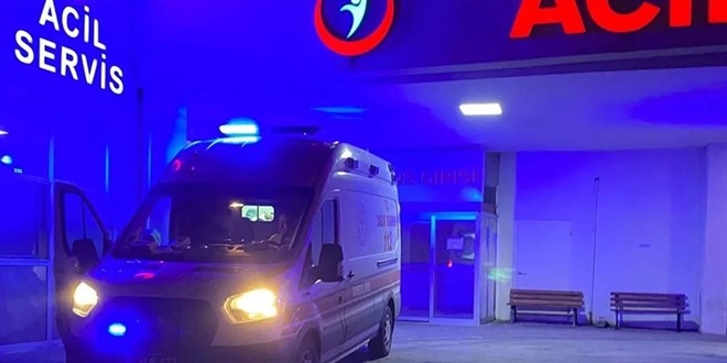 İşten eve dönen adam karısını başka biri ile yakaladı: 1’i ağır 2 yaralı