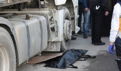 Kilis’te tamir ettikleri kamyonunun altında kalan 2 kişi öldü