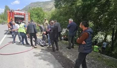 Un yüklü kamyon Çoruh Nehri’ne uçtu: 1 ölü, 2 yaralı