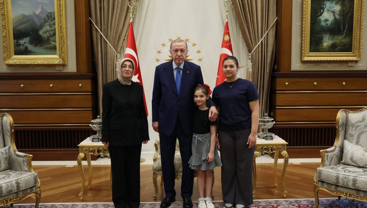 Cumhurbaşkanı Erdoğan, Sinan Ateş’in eşi Ayşe Ateş’le görüştü