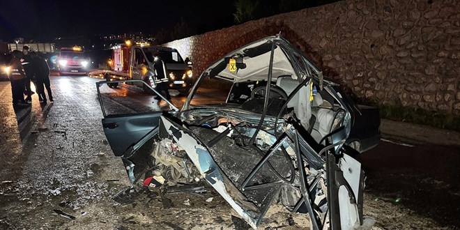 Kastamonu’da otomobil ile hafif ticari araç çarpıştı: 2 ölü, 3 yaralı