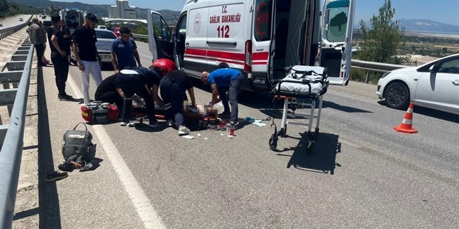 Kontrolden çıkan motosiklet bariyere çarptı: 1 ölü, 1 yaralı