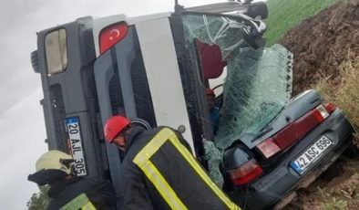 Konya’da üzerine beton mikseri devrilen otomobilin sürücüsü öldü