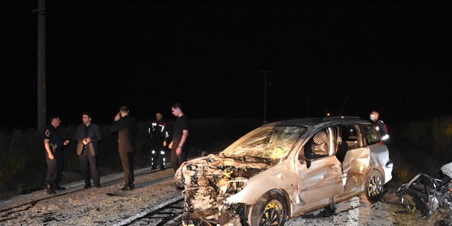 Tekirdağ’da 3 aracın karıştığı kazada 3 kişi öldü, 5 kişi yaralandı