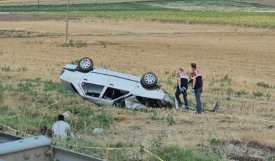 Çorum’da devrilen otomobildeki kadın öldü, bebeği yaralandı