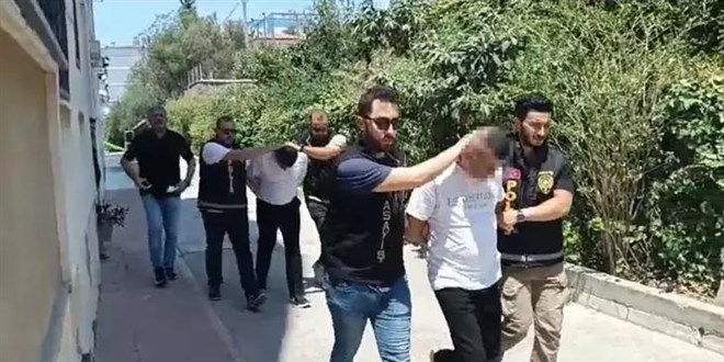 Kan davası nedeniyle Gaziantep’ten İzmir’e gelen çift, silahlı saldırıda öldü