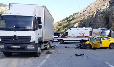 Komiser ve annesi trafik kazasında hayatını kaybetti