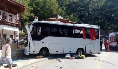 Muğla’da tur otobüsünün freni boşaldı: 1 çocuk öldü, 33 yaralı