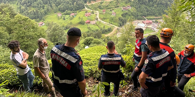 Rize’de yaş çay bahçesinde erkek cesedi bulundu