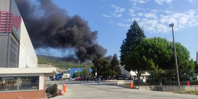 Bursa’da yat fabrikasında yangın