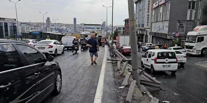 D-100 karayolunda kaza: Ankara istikameti trafiğe kapatıldı