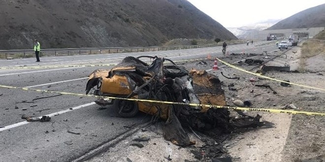 Erzincan’da feci kaza: 4 ölü, 2 yaralı