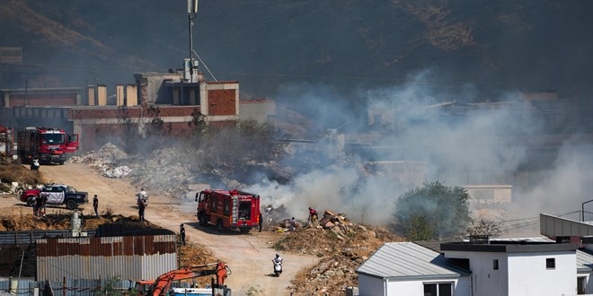 İzmir Valisi Elban: Karşıyaka’daki yangında risk azaldı