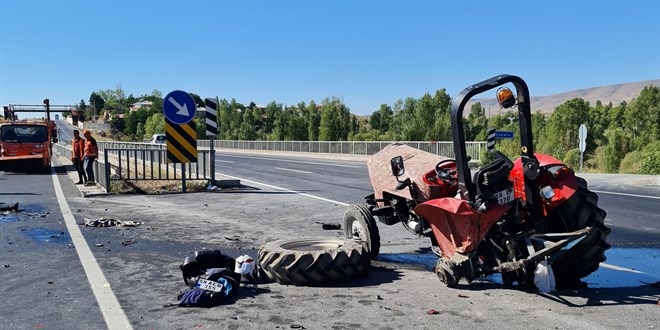 Motosiklet ve traktörün çarpışması sonucu 1 kişi öldü