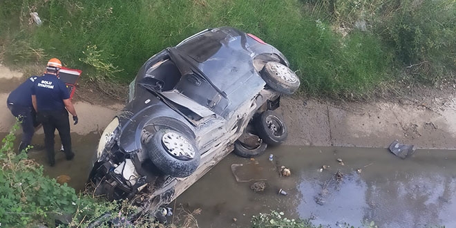 Polis memurunun kullandığı araç köprüden düştü: Babası öldü