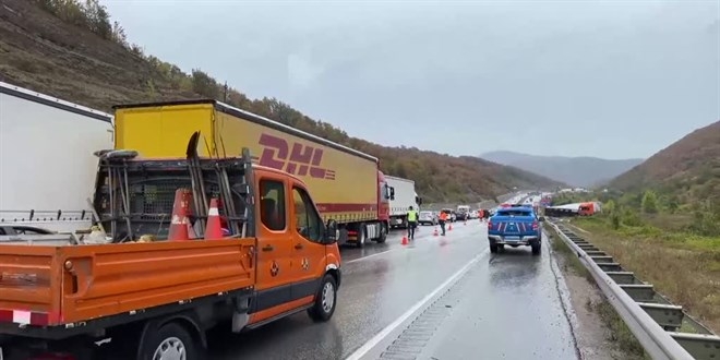 Samsun-Ankara yolunda zincirleme kaza: 3 ölü, 10 yaralı