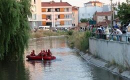 Sulama kanalına düşen çocuğu kurtardı, kendi kurtulamadı