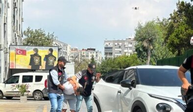 İzmir’de 2 kişiyi öldürüp 3 kişiyi yaralayan gaspçı katil tutuklandı