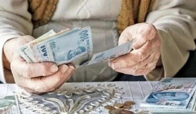 Kendini savcı olarak tanıttı, emekli işçiyi 3 milyon lira dolandırdı