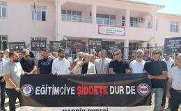 Nöbetçi öğretmen ile veli okul bahçesinde birbirine girdi