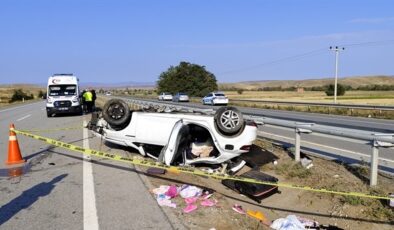 Polis çift trafik kazasında hayatını kaybetti, 2 çocukları yaralandı