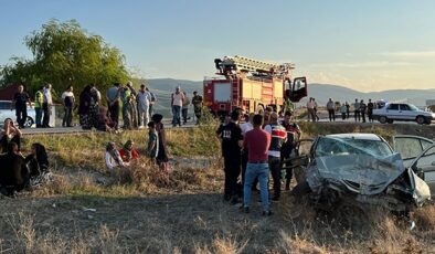 Sinop’ta iki otomobilin çarpıştığı kazada 3 kişi öldü