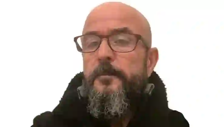 HİKAYENİN KÖTÜ ADAMI ÖLDÜ..