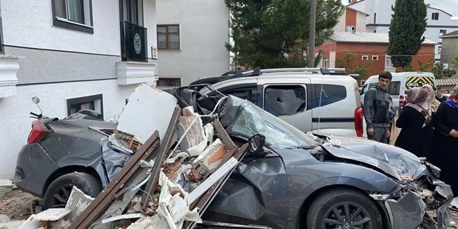 Kocaeli’de bir evde doğal gaz patlaması sonucu 1 kişi öldü, 7 kişi yaralandı