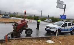 Yolcu otobüsüyle traktör çarpıştı: 1 kişi öldü, 1 kişi yaralandı